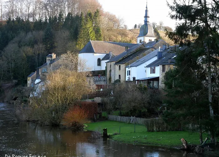Un logis au 13 Faubourg de France à Bouillon à 50m de la Semois